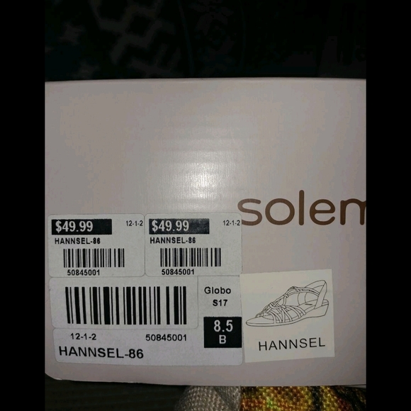 New in box Solemate metallic wedge sandals - Picture 4 of 5